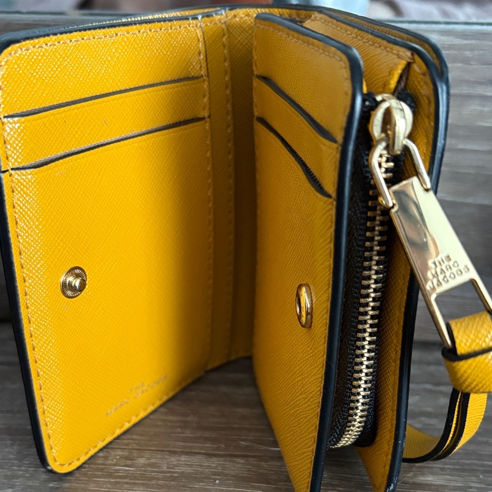 Marc Jacobs Orange Wallet with Gold Accent - Picture 2 of 3